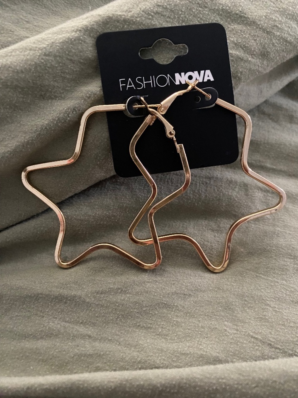 Star shape gold earrings